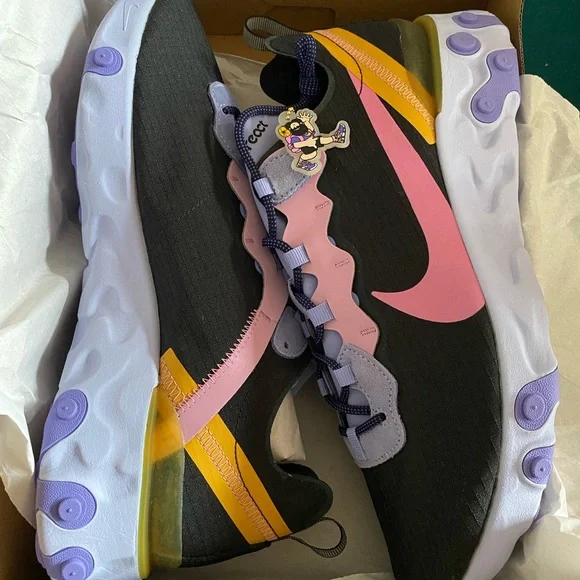 Nike React Element 55 PRM in Black/Flamingo